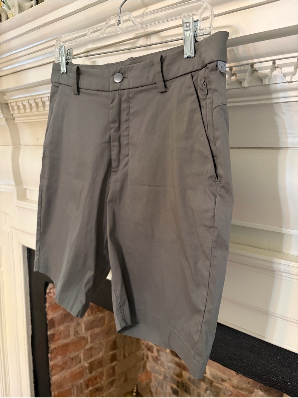 Lululemon Men’s Grey Shorts sz 30